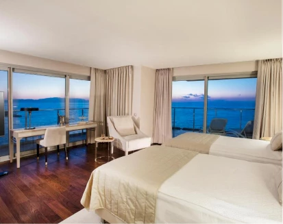 Charisma De Luxe Hotel